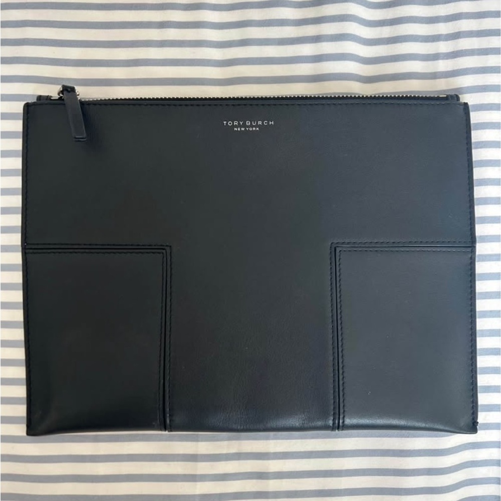 Tory Burch Black Block-T
Leather Clutch Medium Travel
Pouch